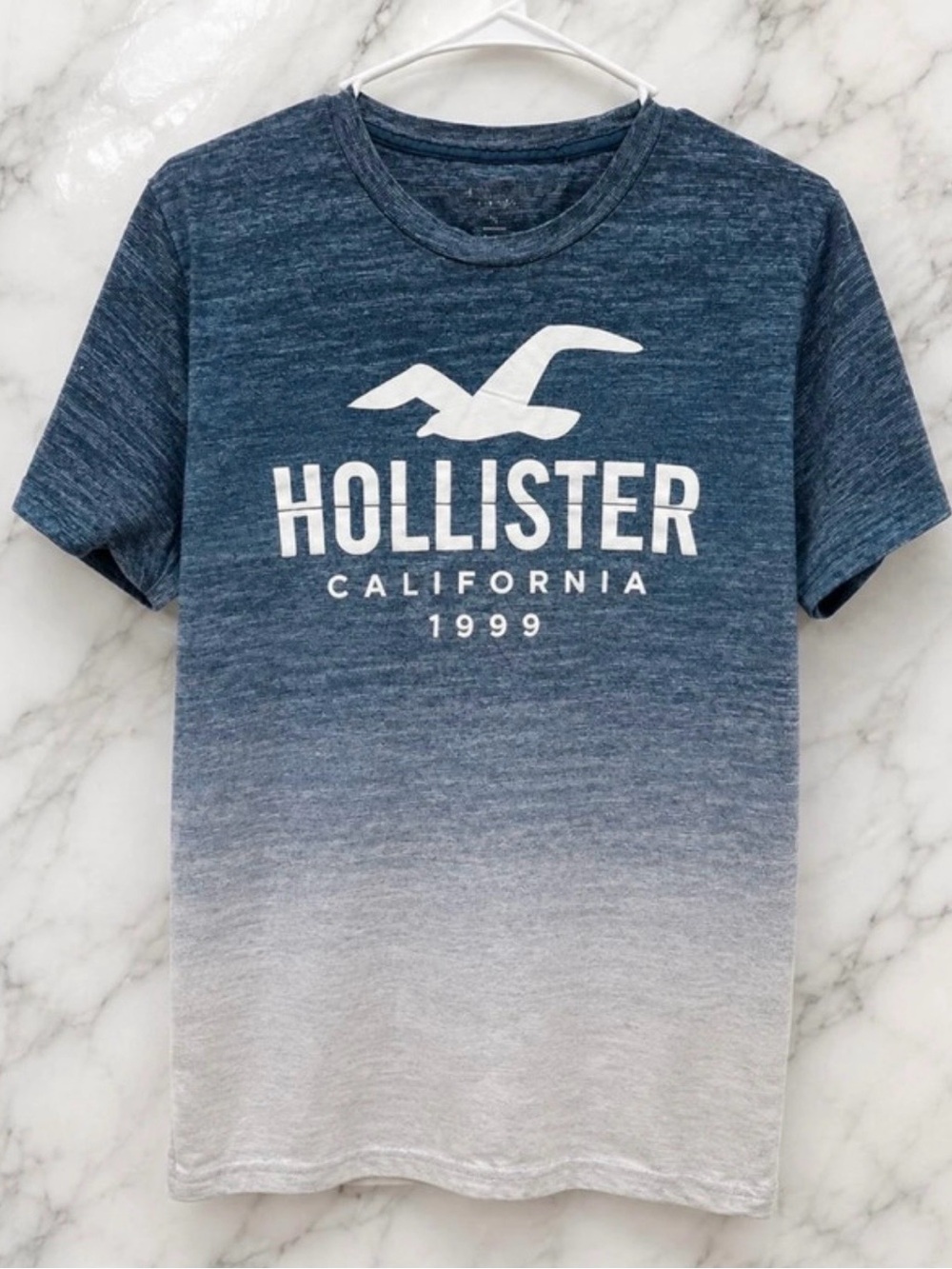 Hollister California 1999 Blue Ombre Graphic Tee Size M - Picture 2 of 3